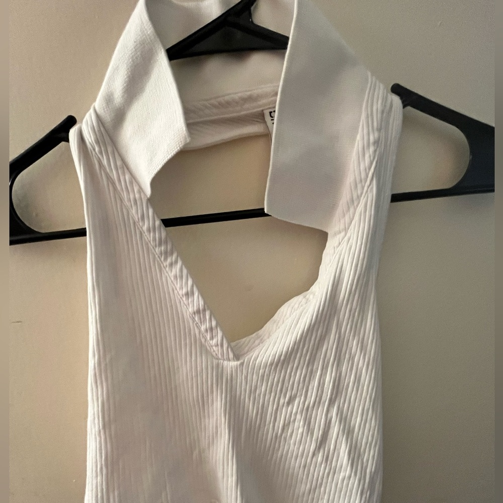 MEDIUM White Tank top w/ backless
